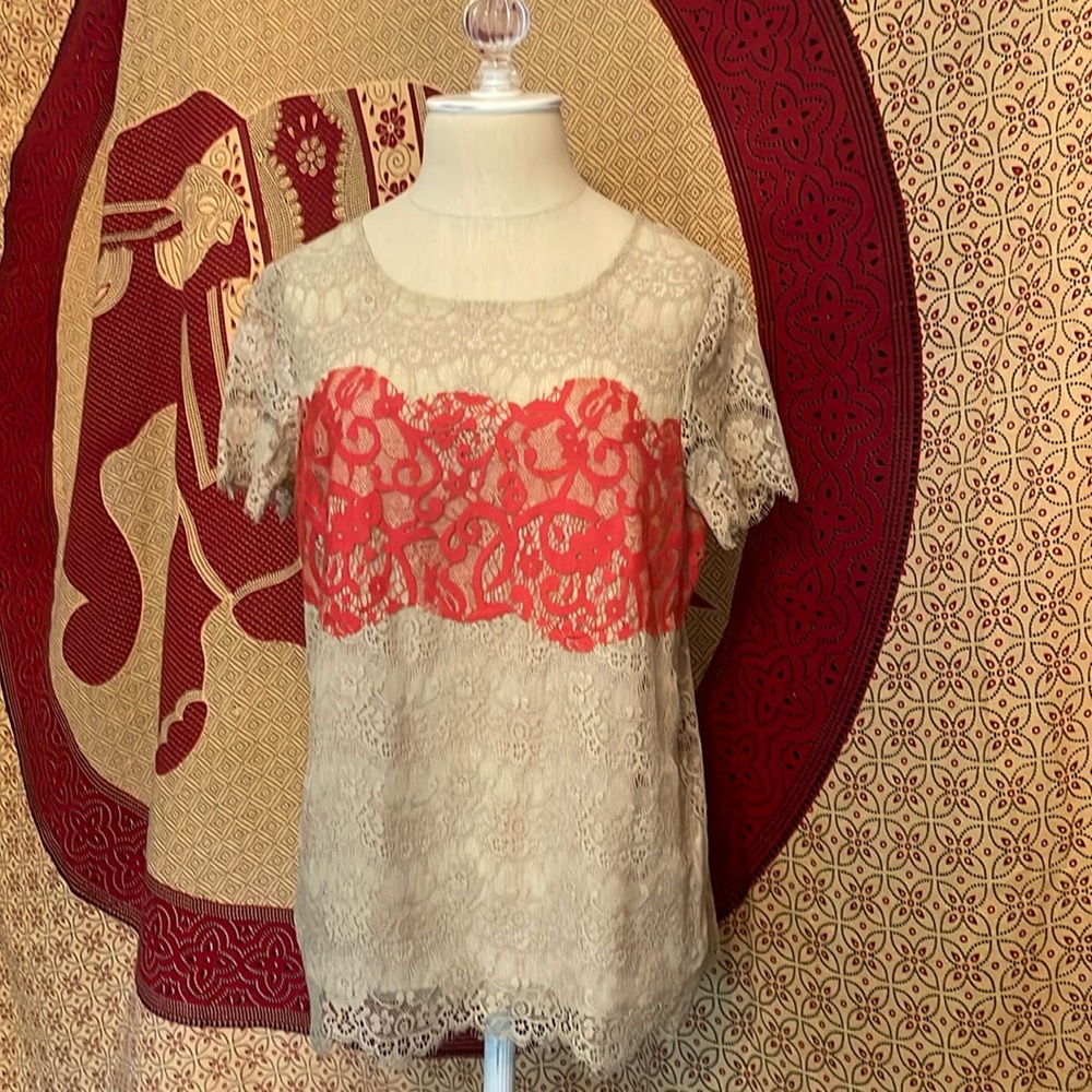 Like new Porcelain beige lace top